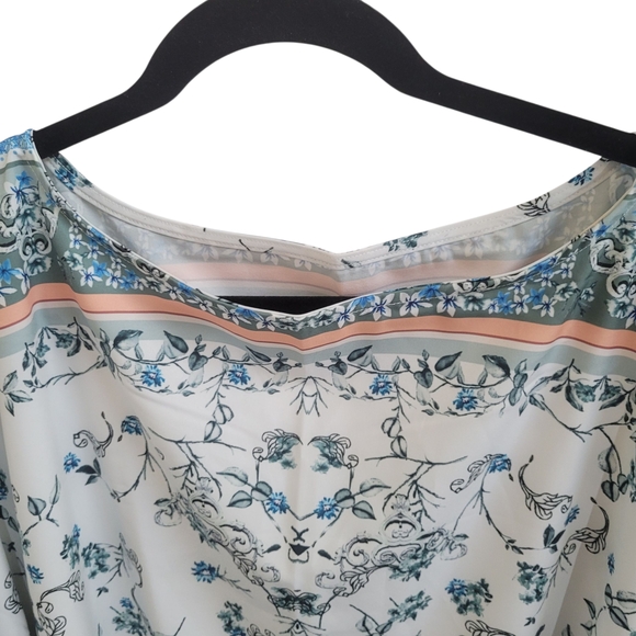 Emery Rose Batwing Sleeve Blouse Poncho - Picture 5 of 7